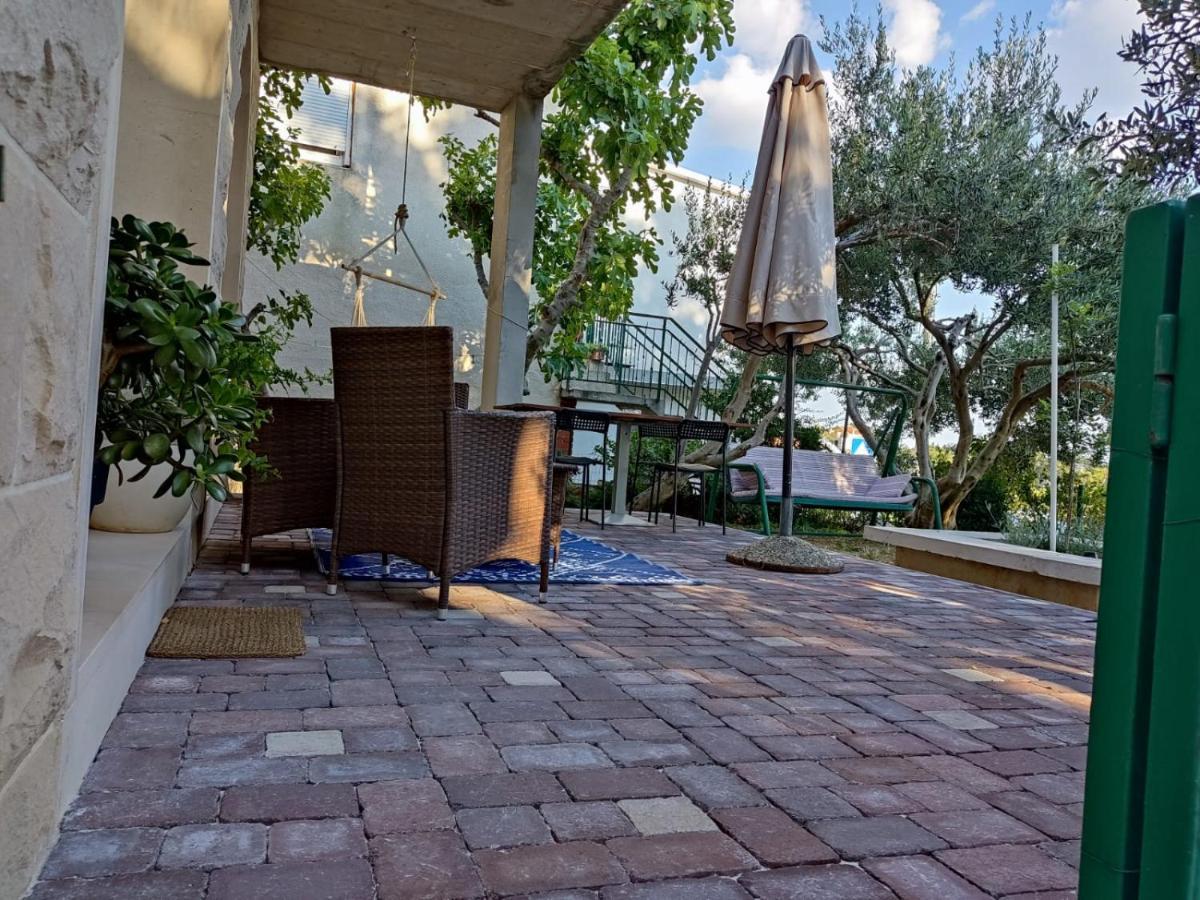 Holiday Home With Free Parking By The Beach Brela Exterior foto